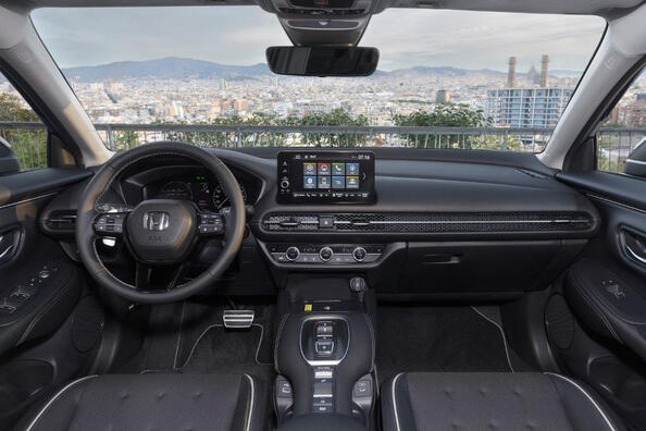 Honda ZR-V гібрид: огляд компактного кросовера Фото 5
