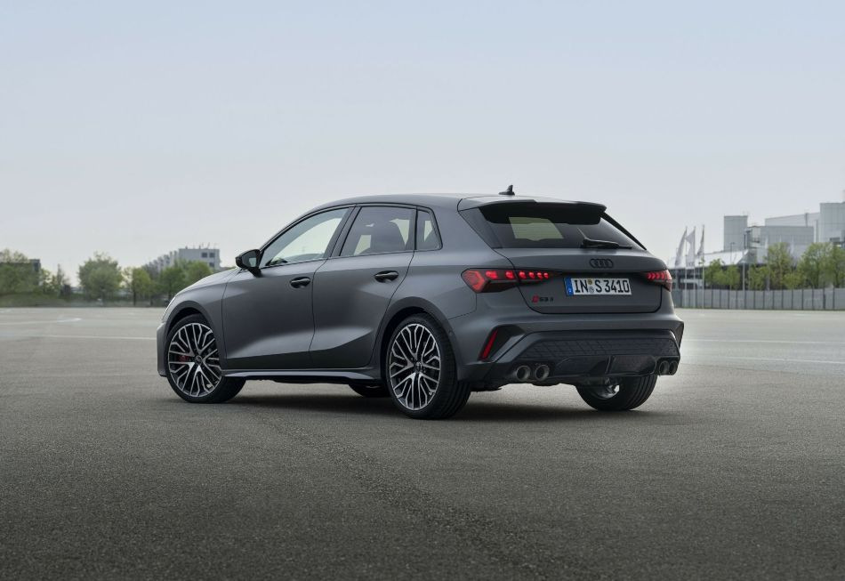Audi S3 Sportback: оновлений спорт-хетч 2024 року