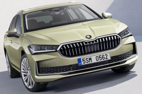 Skoda Superb Combi 2024: огляд універсала бізнес-класу Фото 1