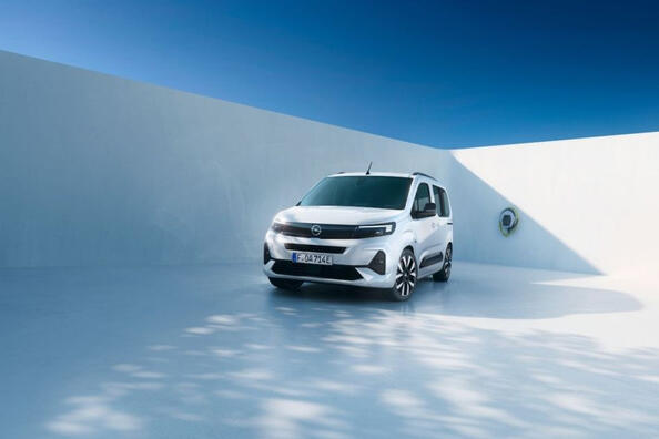 Огляд Opel Combo Electric: компактний і практичний електромінівен Фото 4
