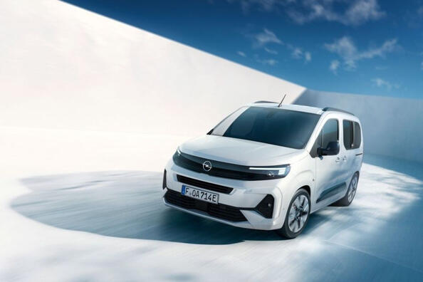 Огляд Opel Combo Electric: компактний і практичний електромінівен Фото 1