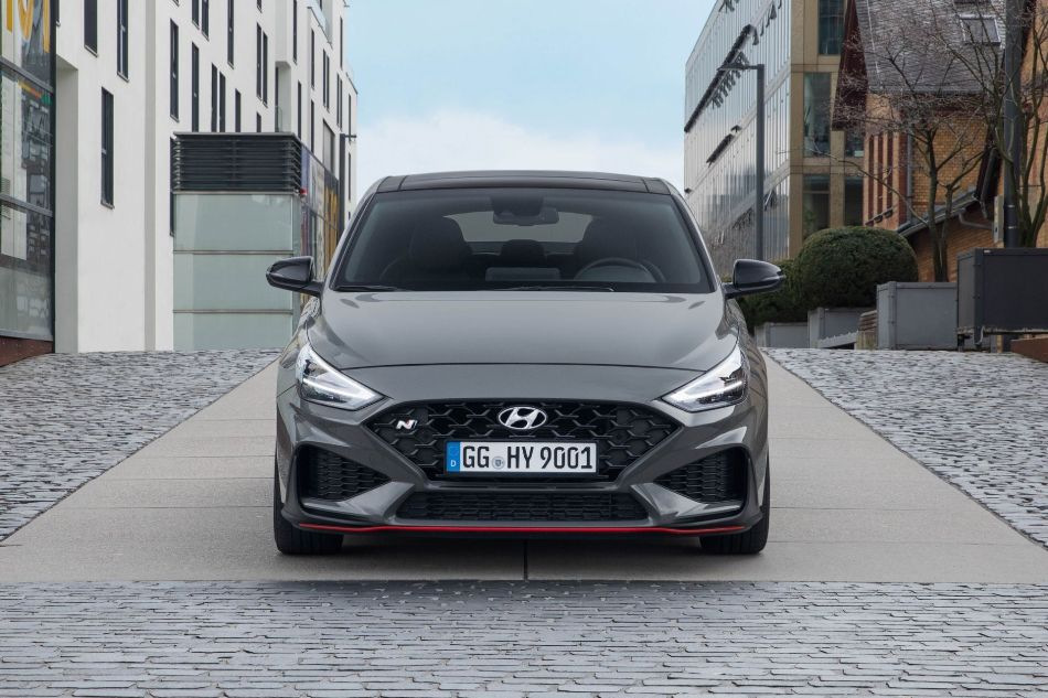 Огляд "зарядженого" ліфтбека Hyundai i30 Fastback N
