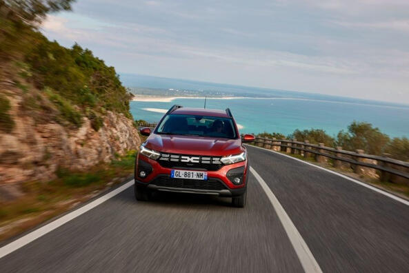 Огляд Dacia Jogger: оновлення першого покоління
