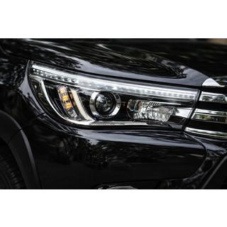 Передні фари ОЕМ V2 2015-2019 (під ксенон лампу або LED, 2 шт) Toyota Hilux 2015- рр. фото 1