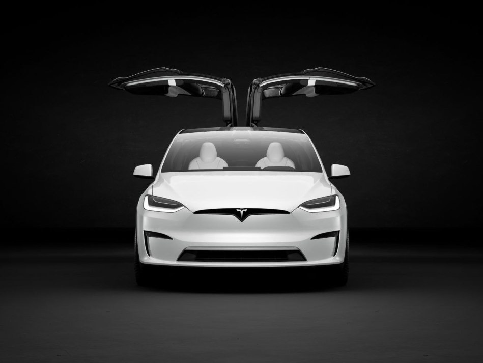 Огляд Tesla Model X: рестайлінг першого покоління