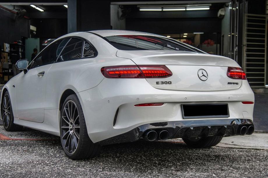 Mercedes E-class coupe C238 2016-2024 рр. Задній дифузор Black з насадками Black (Дизайн AMG53)