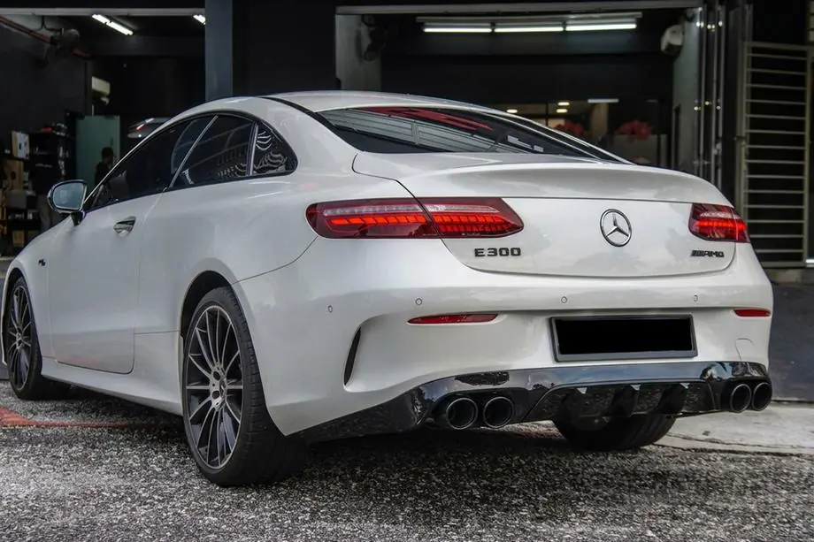 Mercedes E-class coupe C238 2016-2024 рр. Задній дифузор Black з насадками Black (Дизайн AMG53)