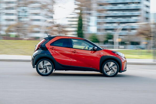 Toyota Aygo X: огляд компактного міського автомобіля Фото 3