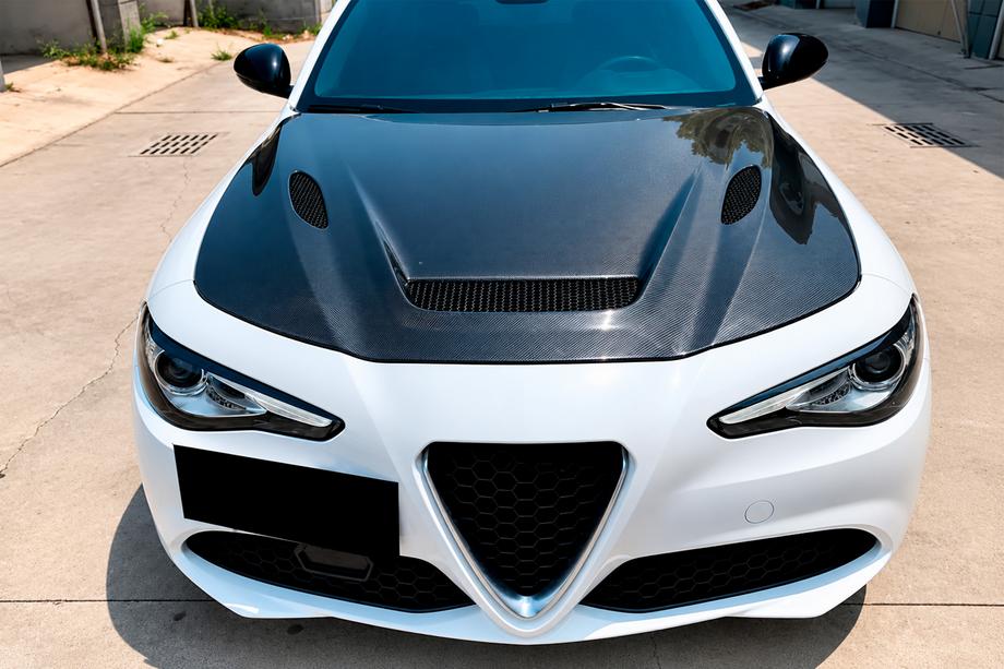 Alfa Romeo Giulia 2016-2022 рр. Капот V1 (Карбон) Фото 2