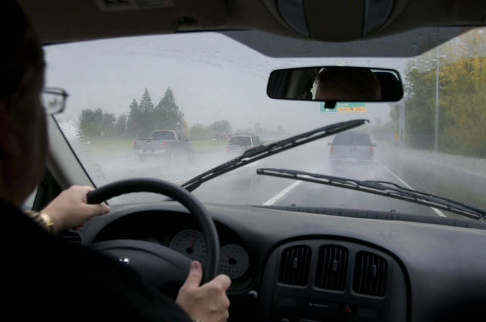 Як поліпшити видимість в авто: поради автомобілістам