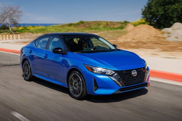 Огляд Nissan Sentra: фейсліфт 2023 року
