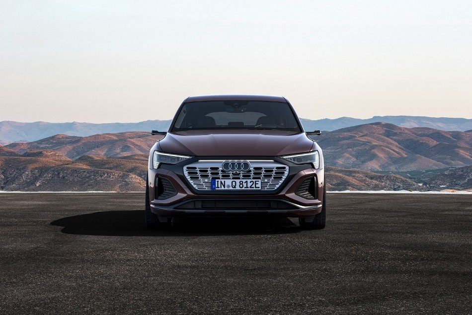 Огляд преміального купеподібного кросовера Audi Q8 e-tron Sportback