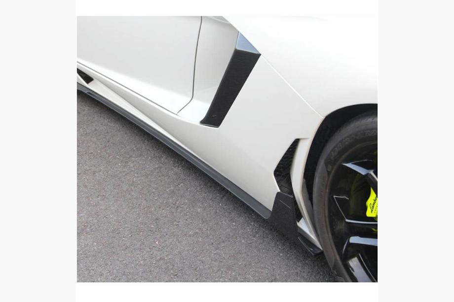 Lamborghini Aventador 2011-2022 рр. Бокові накладки (Карбон) Фото 3