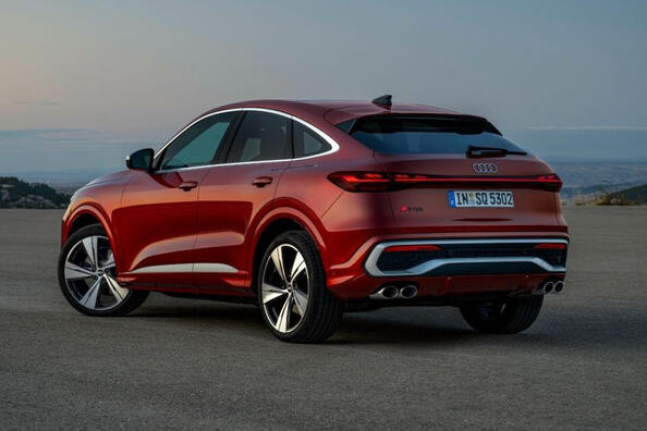 Audi SQ5 Sportback 2025: огляд спортивного кросовера-купе Фото 3