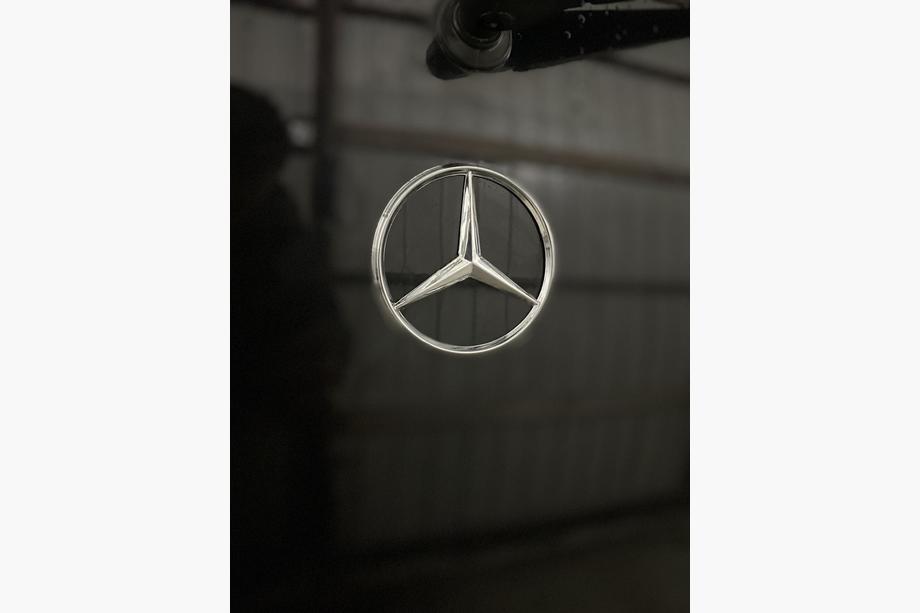 Mercedes Vito W638 1996-2003 рр. Задня емблема (пласт.) Image