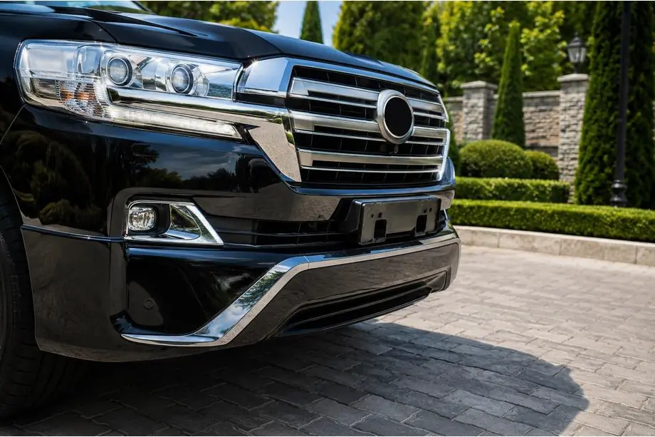 Toyota Land Cruiser 200 2007-2021 рр. Передня накладка 2016↗ (Executive 2016) Білий колір Фото 2