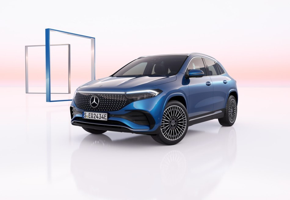 Огляд Mercedes-Benz EQA: фейсліфтинг кросовера