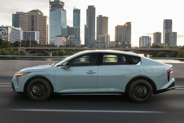 Огляд Kia K4 другого покоління: стиль, технології та простір Фото 4