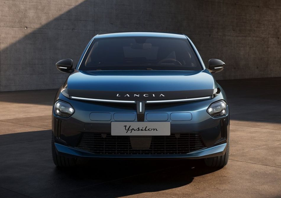 Огляд електромобіля Lancia Ypsilon Elettrica