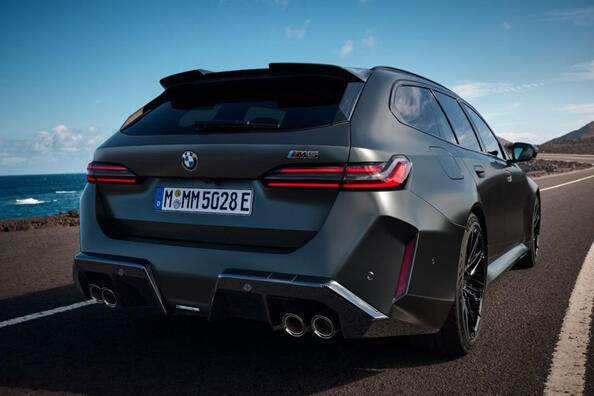 Огляд спортивного універсала BMW M5 Touring 2024 року Фото 4