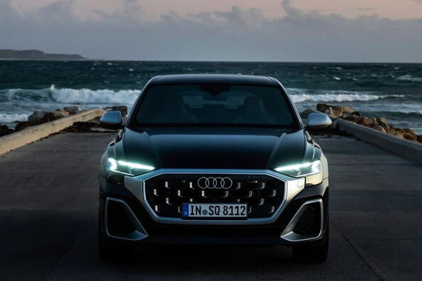 Audi SQ8: огляд спортивного крос-купе
