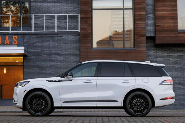 Оновлений Lincoln Aviator: огляд характеристик, комплектацій та дизайну Фото 3