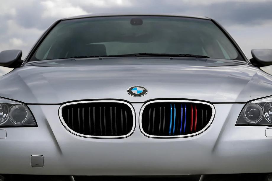 BMW 5 серія E60/E61 2003-2010 рр. Ніздрі M-Look (M-Color з хром окантовкою) Фото 1