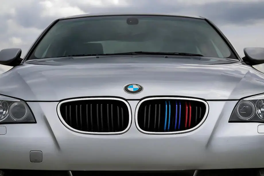BMW 5 серія E60/E61 2003-2010 рр. Ніздрі M-Look (M-Color з хром окантовкою) Фото 1