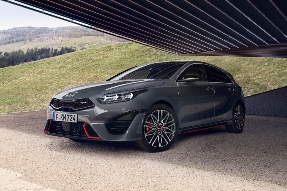 Огляд Kia Ceed GT: Рестайлінгова версія "зарядженого" хетчбека