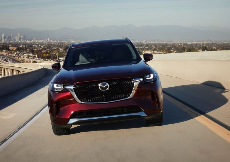 Огляд трирядного кросовера Mazda CX-90