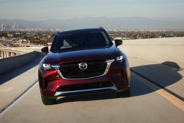 Огляд трирядного кросовера Mazda CX-90