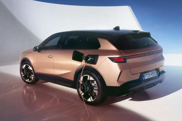 Огляд Opel Grandland 2024: Друге покоління кросовера Фото 3