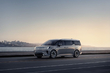 Огляд електричного мінівена Volvo EM90 фото 2