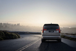 Огляд електричного мінівена Volvo EM90 фото 4