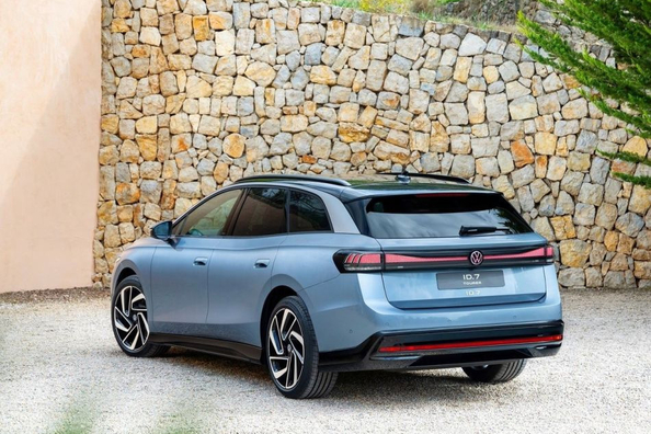 Огляд Volkswagen ID.7 Tourer: Електричний універсал для далеких поїздок Фото 3