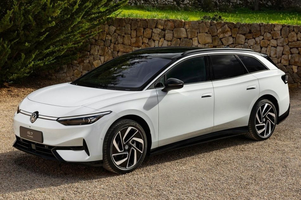 Огляд Volkswagen ID.7 Tourer: Електричний універсал для далеких поїздок Фото 4