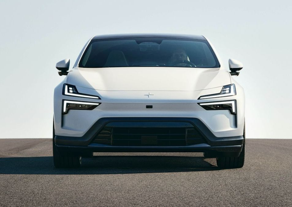 Огляд Polestar 4: Електричний купе-кросовер із характером