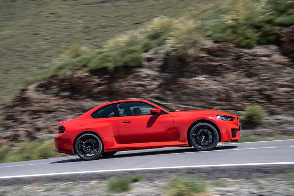 BMW M2 Coupe (G87) 2025: Огляд компактного потужного купе Фото 2