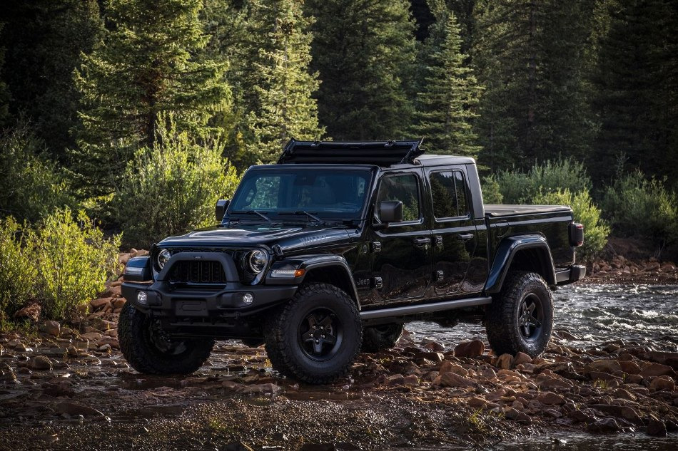 Огляд Jeep Gladiator (JT) 2024: Оновлений позашляховий пікап