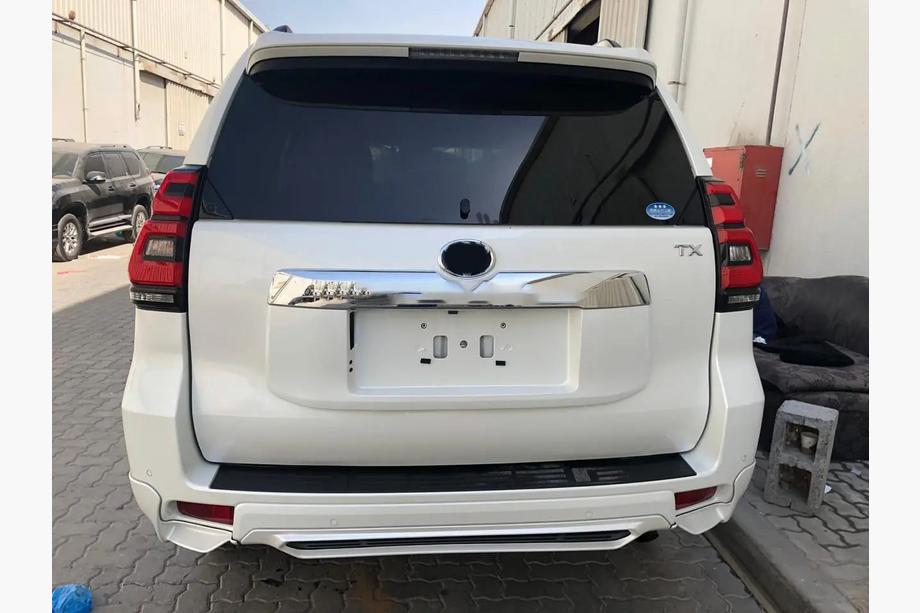 Задня накладка з 3 частин TRD (для 2017+) Image