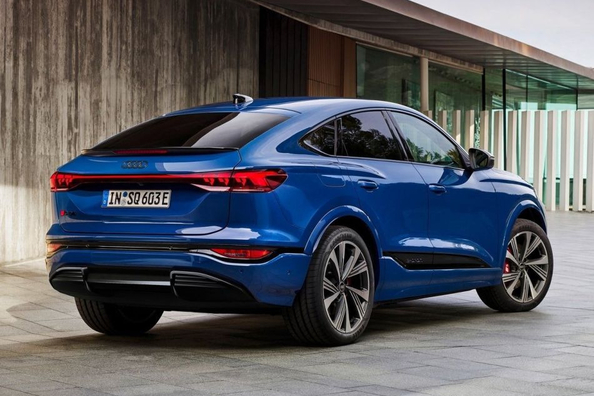 Огляд спортивного купеподібного кросовера Audi SQ6 Sportback e-tron Фото 4