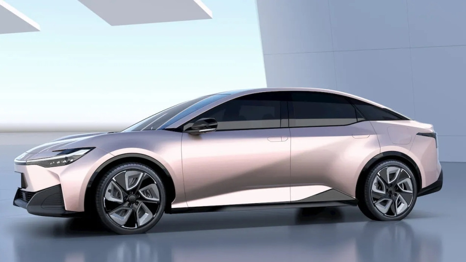 Огляд електричного седана Toyota bZ3