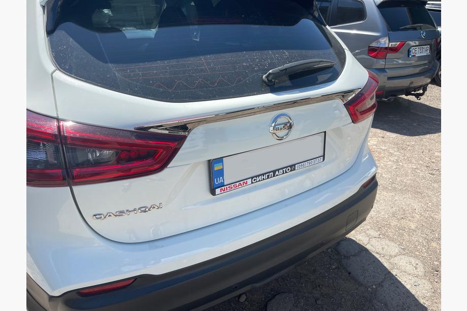 Nissan Qashqai 2014-2021 рр. Накладка над номером (нерж.) Carmos - Турецька сталь Фото 3