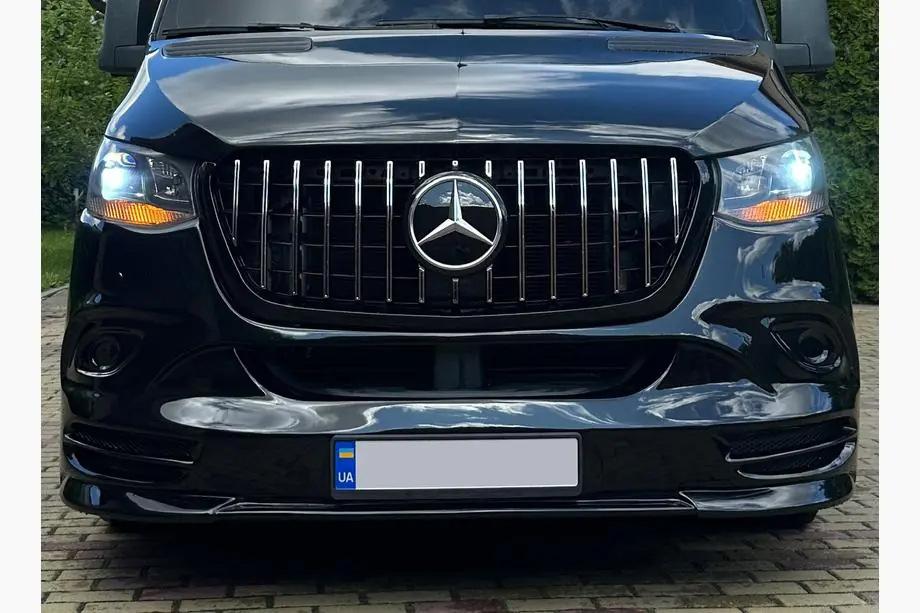 Mercedes Sprinter W907/W910 2018- рр. Передня решітка Panamericana GT Chrome Premium V2 (З рамкою)