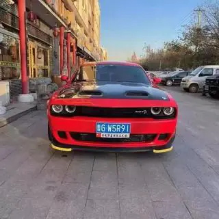 Капот (Карбон) Dodge Challenger 2008-2023 рр. фото 2
