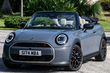 Огляд Mini Cabrio: Відкрита насолода в міському стилі фото 1