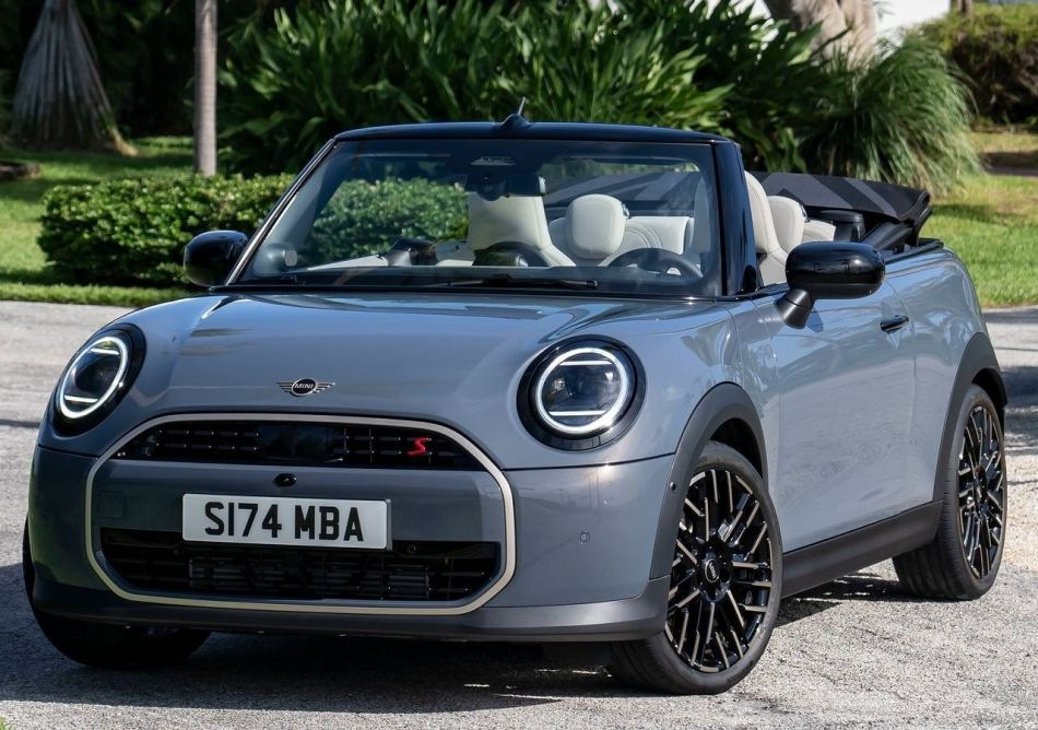 Огляд Mini Cabrio: Відкрита насолода в міському стилі