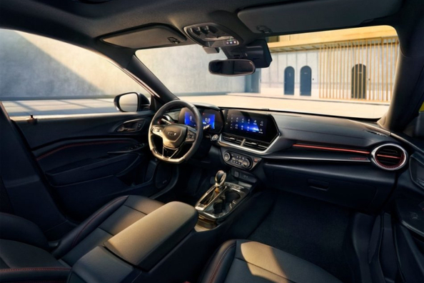 Огляд Chevrolet Seeker: стильний і молодіжний кросовер Фото 5