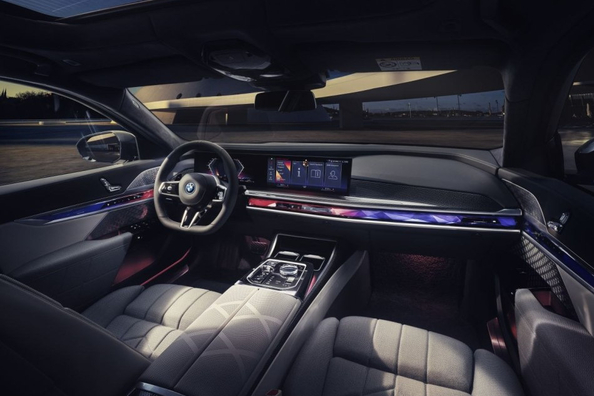 Огляд BMW 7 Series (G70): розкіш та інновації сьомого покоління Фото 5
