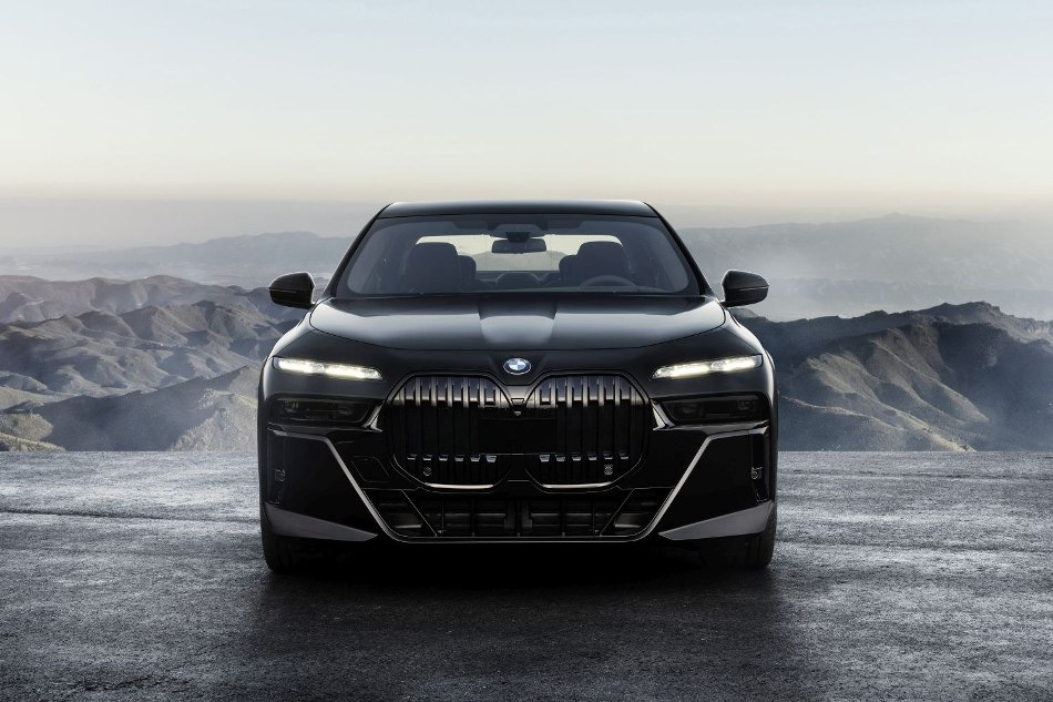 Огляд BMW 7 Series (G70): розкіш та інновації сьомого покоління